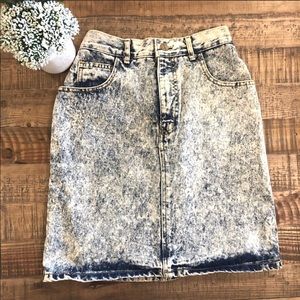 Vintage acid washed SOON denim skirt (A)